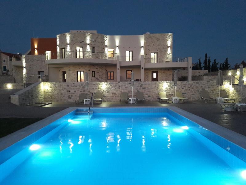 Orelia Cretan Villas & Deluxe Apartments กามิลารี ภายนอก รูปภาพ
