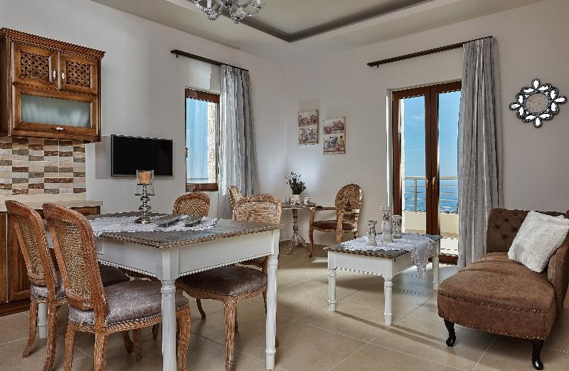 Orelia Cretan Villas & Deluxe Apartments กามิลารี ภายนอก รูปภาพ